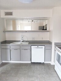 2021 Spenwick Dr photo'