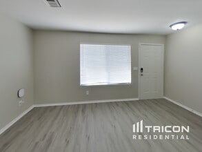 5808 E Brown Rd in Mesa, AZ - Foto de edificio - Building Photo