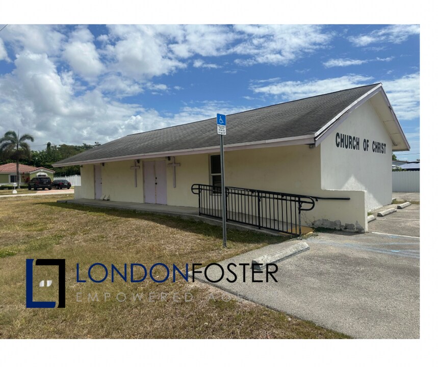 18301 SW 107th Ave in Miami, FL - Foto de edificio