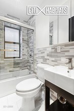 350 Manhattan Ave-Unit -1C in New York, NY - Building Photo - Building Photo