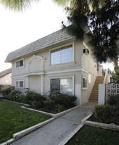 383 W Bay St in Costa Mesa, CA - Building Photo