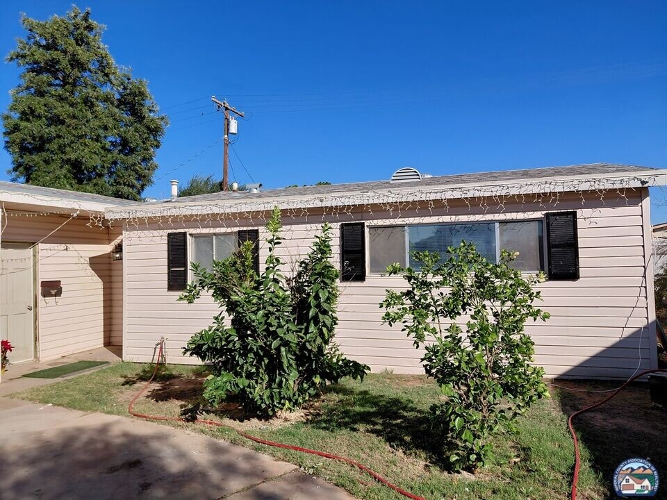 738 Brentwood Ave in Holtville, CA - Building Photo