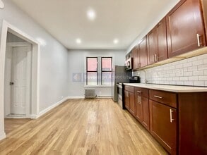24 Thayer St in New York, NY - Building Photo - Building Photo