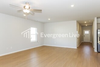 14695 Mountain Strm Dr in Athens, AL - Building Photo - Building Photo