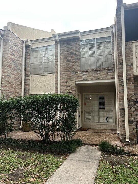 6731 Belmont St in Houston, TX - Building Photo