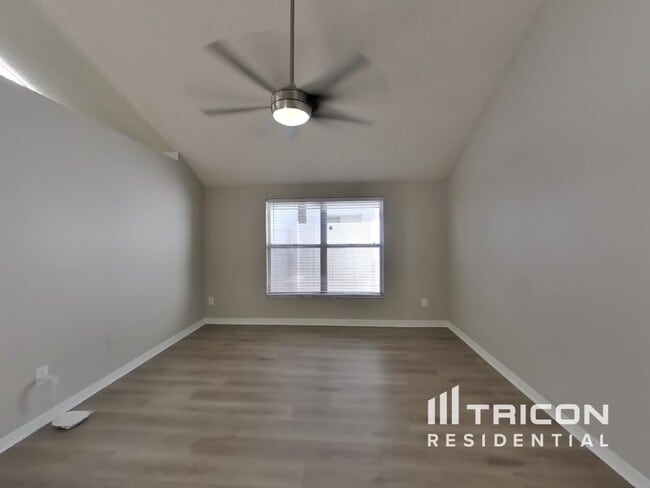1714 Tarah Trace Dr in Brandon, FL - Building Photo - Building Photo