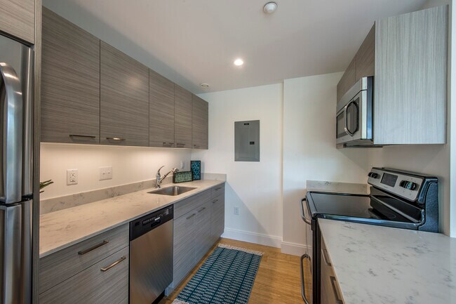 74 Ashford St, Unit 303