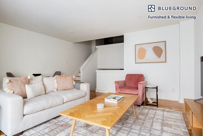 123 E 54th St in New York, NY - Foto de edificio - Building Photo