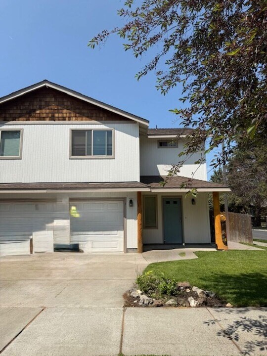 20086 Porter Pl in Bend, OR - Building Photo