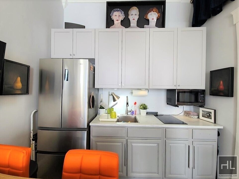 443 E 141st St-Unit -2F in Bronx, NY - Building Photo