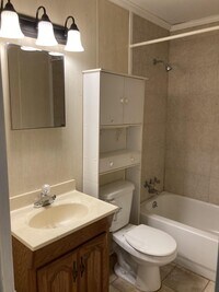 220-2-B 1/2 N Wright St photo'