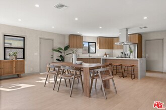 7833 Naylor Ave in Los Angeles, CA - Building Photo - Building Photo