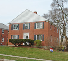 557 Aberdeen Ave in Dayton, OH - Building Photo