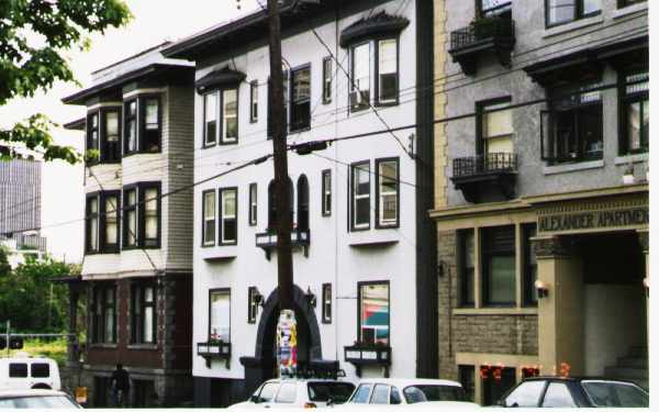 BelFiore Apartments in Seattle, WA - Foto de edificio - Building Photo