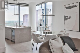 215 Lonsdale Rd in Toronto, ON - Building Photo - Building Photo