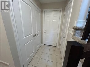 288 Glover Rd in Hamilton, ON - Building Photo - Building Photo