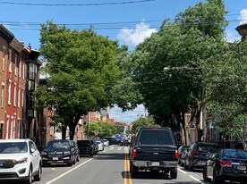 1233 Christian St, Unit 1 in Philadelphia, PA - Building Photo