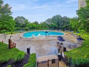 6 Horizon Rd in Fort Lee, NJ - Building Photo - Building Photo