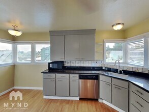 4626 Geranium Pl in Oakland, CA - Foto de edificio - Building Photo