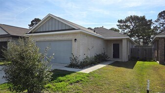 914 Redinger Ridge Dr in Huffman, TX - Building Photo