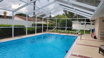 11619 80th Ave in Seminole, FL - Building Photo