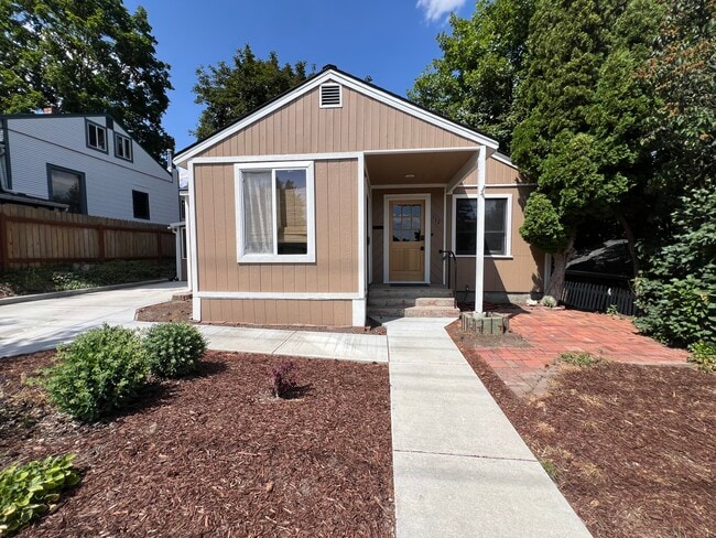 312 NW Harrison St in Pullman, WA - Foto de edificio - Building Photo
