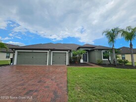 3820 Watergrass St in West Melbourne, FL - Building Photo