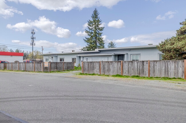 5819 77th St W in Lakewood, WA - Building Photo - Building Photo
