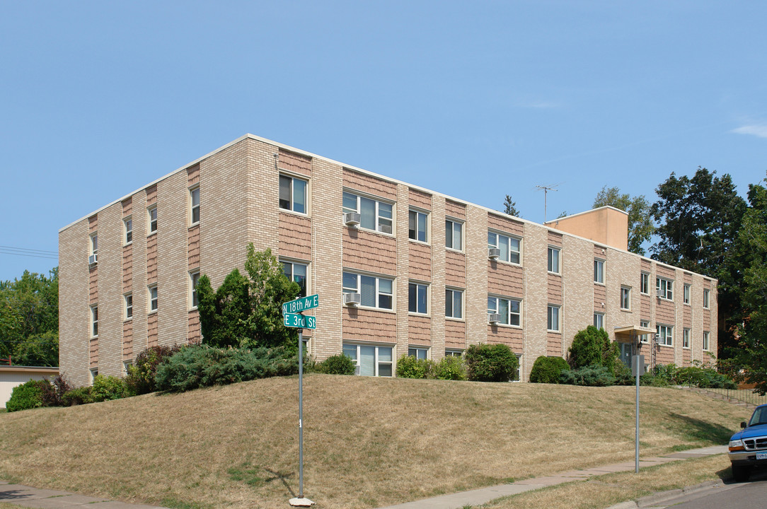 Northland Apartments in Duluth, MN - Foto de edificio