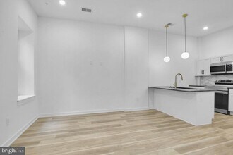 1415 Locust St in Philadelphia, PA - Building Photo - Building Photo