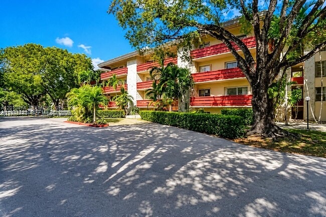 property at 1205 Mariposa Ave