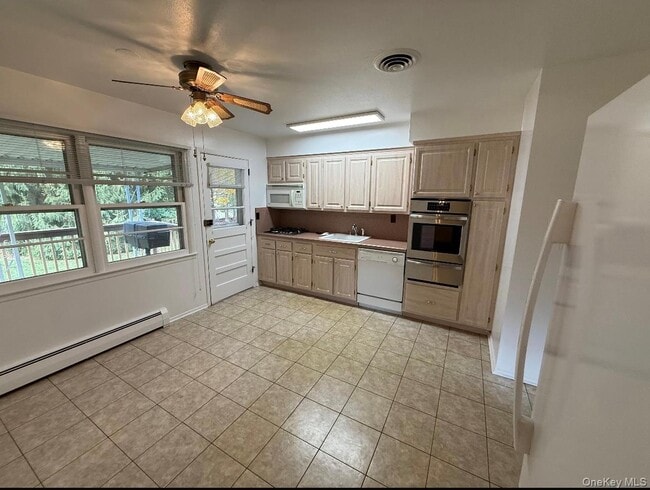 7 Brentwood Dr in New City, NY - Building Photo - Building Photo