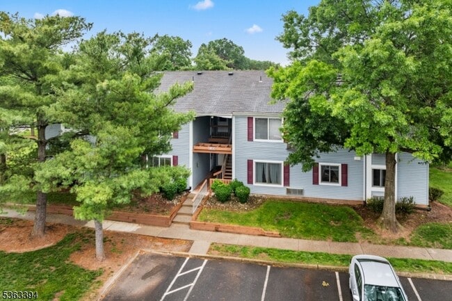 111 Aimwick Ct in Franklin Township, NJ - Building Photo - Building Photo