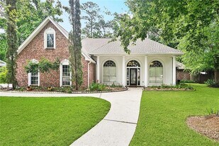 1306 Woodmere Dr in Mandeville, LA - Building Photo