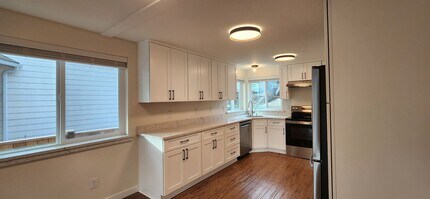 3521 Oakes Ave in Everett, WA - Building Photo - Building Photo