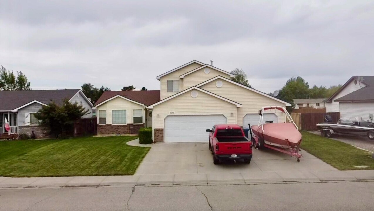2365 N Haskett St in Mountain Home, ID - Building Photo