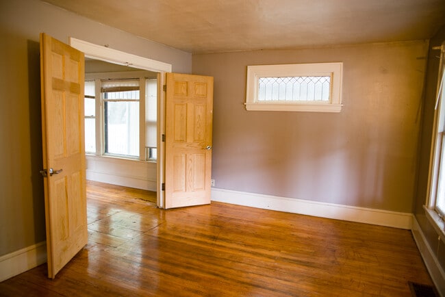 1054 24th Ave SE in Minneapolis, MN - Building Photo - Building Photo