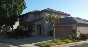 5020 Trouville Ln in Sacramento, CA - Building Photo