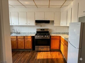 133 Pamrapo Ave in Jersey City, NJ - Building Photo - Building Photo