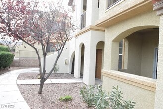 50 Aura de Blanco St in Henderson, NV - Building Photo - Building Photo