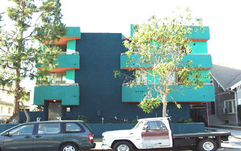 5717 Virginia Ave in Los Angeles, CA - Building Photo - Building Photo