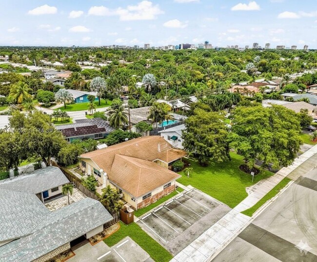 1821 NE 56th St in Fort Lauderdale, FL - Building Photo - Building Photo