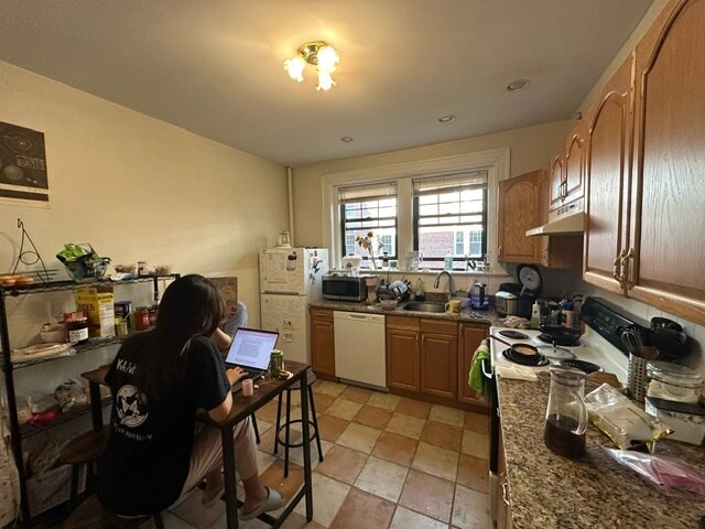 46 Babcock St, Unit 3 in Brookline, MA - Building Photo - Building Photo