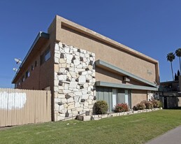 1827 W Sumac Ln in Anaheim, CA - Building Photo