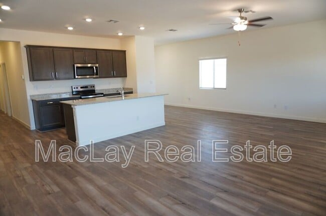 659 N Crowned Dove Trail in Casa Grande, AZ - Building Photo - Building Photo