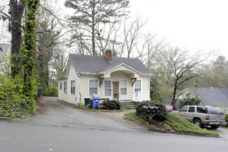 1381 Walker St in Gainesville, GA - Building Photo - Primary Photo