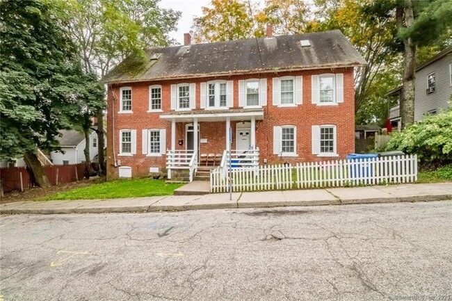 76 4th St