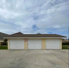 227-233 Wolff St in Oxnard, CA - Building Photo - Building Photo