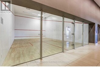 2200-2200 Lake Shore Blvd W in Toronto, ON - Building Photo - Building Photo