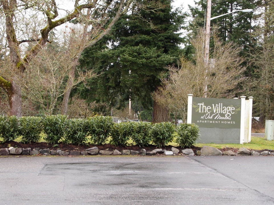 The Village At Oak Meadows in Lakewood, WA - Building Photo